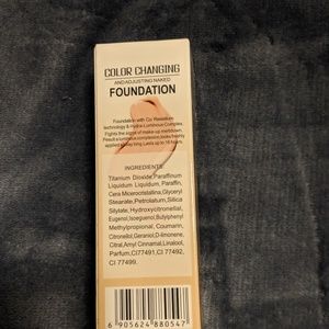 TML Color changing foundation NWOT